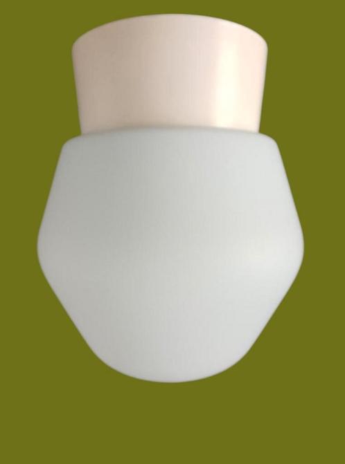 Vintage, jaren 50 / 60 plafondlampje, mat opaalglas, Huis en Inrichting, Lampen | Plafondlampen, Gebruikt, Glas, Ophalen of Verzenden