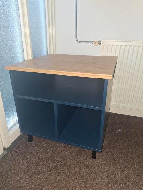 Ikea Skruvby salontafel / kastje 60x60x58, Huis en Inrichting, Kasten | Overige, Zo goed als nieuw, Ophalen