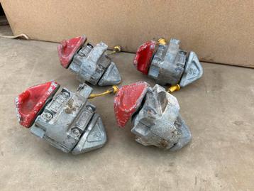 Set van 4 MEC Twistlocks – Containervergrendelingen beschikbaar voor biedingen