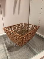 Rieten mandje, Huis en Inrichting, Woonaccessoires | Schalen en Manden, Ophalen, Mand, Vierkant, Zo goed als nieuw