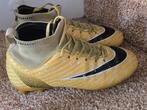 Gouden voetbalschoenen maat 35, Ophalen, Gebruikt, Maat XS of kleiner, Schoenen