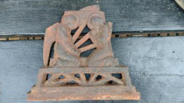 Oude gietijzeren ornament engelen Frankrijk  beschikbaar voor biedingen