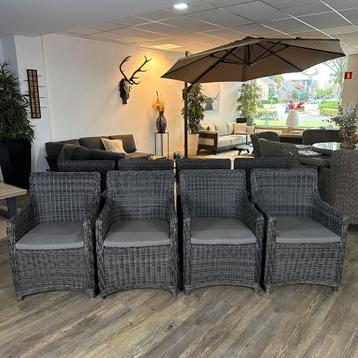 8 wicker tuinstoelen – Goede staat – Direct beschikbaar beschikbaar voor biedingen