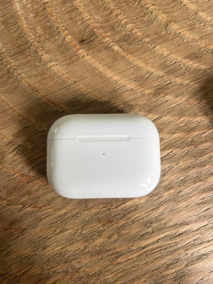 AirPods Pro 2 USB-C oplaadcase – Lichtgebruikt, Telecommunicatie, Mobiele telefoons | Oordopjes, Zo goed als nieuw, Ophalen of Verzenden
