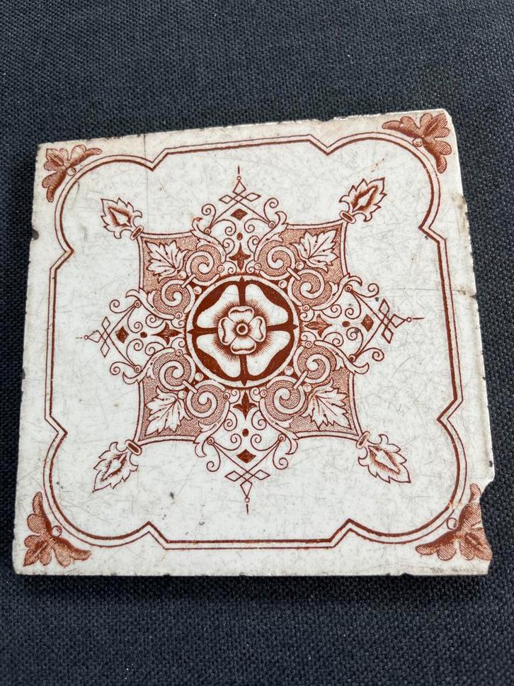 Antieke Bruin-Witte Tegel 15x15 cm, Antiek en Kunst, Antiek | Wandborden en Tegels, Ophalen of Verzenden