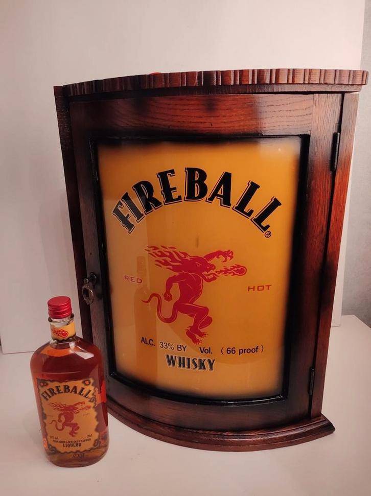 Fireball whisky drank kastje met verlichting, Verzamelen, Merken en Reclamevoorwerpen, Gebruikt, Ophalen