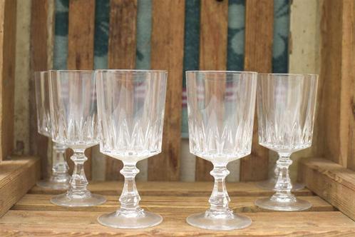 set van 6 wijnglazen op voet 44281, Huis en Inrichting, Keuken | Servies, Gebruikt, Glas of Glazen, Overige stijlen, Glas, Ophalen of Verzenden