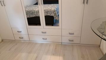 Kledingkast! beschikbaar voor biedingen