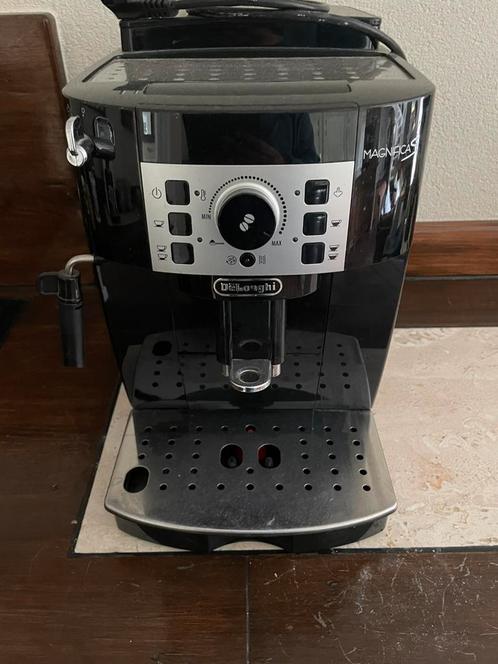 Koffiemachine DeLonghi MagnificaS / bonen, Witgoed en Apparatuur, Koffiezetapparaten, Gebruikt, Koffiemachine, Ophalen