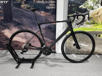 Giant Defy Advanced Carbon Racefiets 105 di2 maat XL beschikbaar voor biedingen