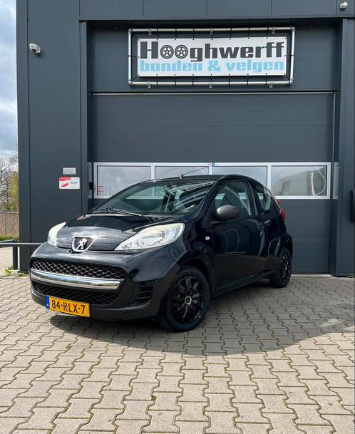 Peugeot 107 1.0 12V 68PK 2011 NIEUWE APK BANDEN OLIEBEURT, Auto's, Peugeot, Particulier, ABS, Airbags, Airconditioning, Boordcomputer