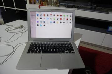 macbook air  beschikbaar voor biedingen