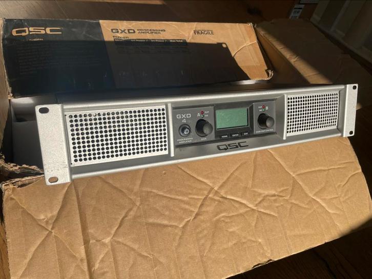 Qsc gxd4 versterker, Audio, Tv en Foto, Professionele Audio-, Tv- en Video-apparatuur, Zo goed als nieuw, Audio, Ophalen of Verzenden