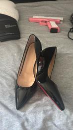 Zwarte hakken met rode zolen, Ophalen, Pumps, Zwart, Gedragen
