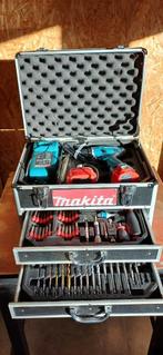 Makita Accuboor 12V  met koffer met 2 bit en boorlades, Doe-het-zelf en Verbouw, Gereedschap | Boormachines, Gebruikt, Variabele snelheid