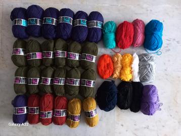 35 bollen acryl breigaren, van HEMA beschikbaar voor biedingen