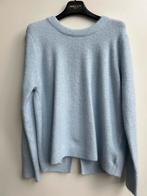 KILKY trui lichtblauw detail rugzijde mt TU