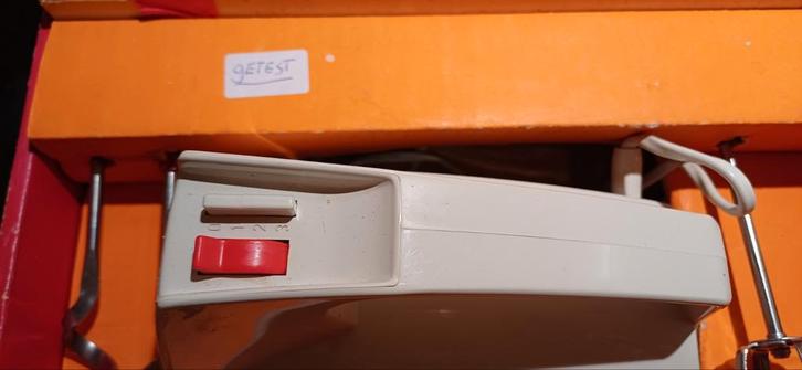 Vintage Erres handmixer in doos, Witgoed en Apparatuur, Keukenmixers, Gebruikt, 3 snelheden of meer, Ophalen of Verzenden