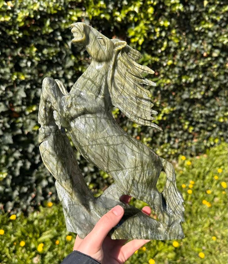 Super gaaf mega Xiuyan Jade Paard, Verzamelen, Mineralen en Fossielen, Ophalen of Verzenden