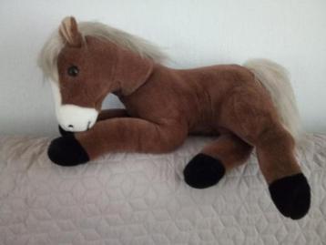 Liggend Paard beschikbaar voor biedingen