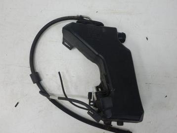 Mercedes-Benz C-Klasse W205 RVS Ruitenvloeistoftank A2058600 beschikbaar voor biedingen