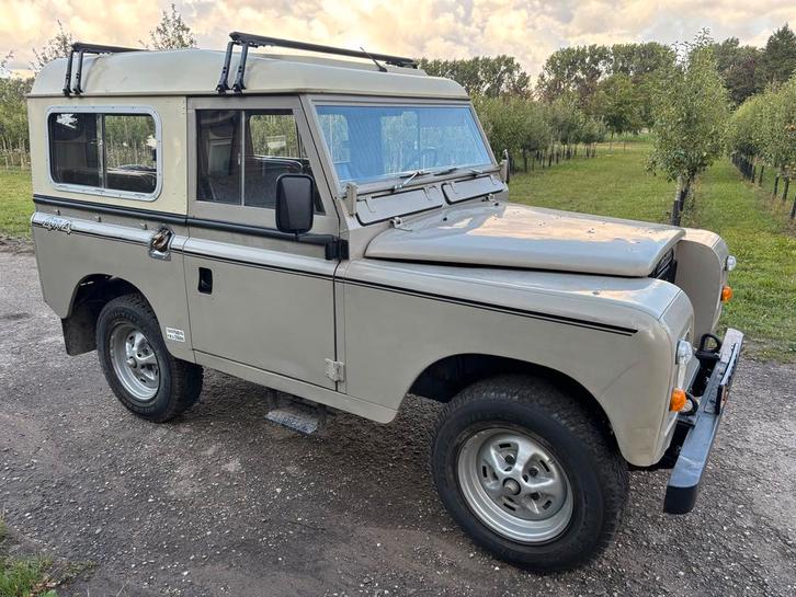 Land Rover 1983 Bruin, Auto's, Land Rover, Particulier, Series, Diesel, Stationwagon, Geïmporteerd, Bruin, Kunstmatig leder, Vierwielaandrijving