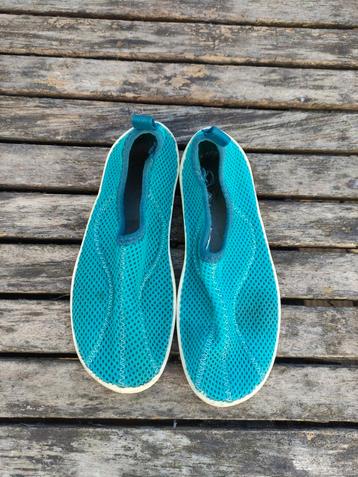 Waterschoenen 30-31 beschikbaar voor biedingen