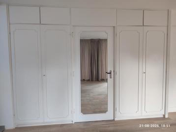 Complete witte inloopkasten voor kamer beschikbaar voor biedingen