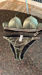 Velourse bikini mt 38.   Cup D. Z.g.a.n. groen, Beachlife, Ophalen of Verzenden, Zo goed als nieuw, Bikini