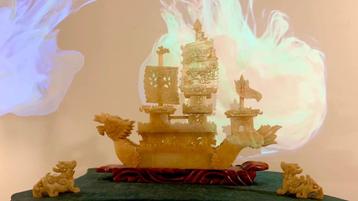RARE AND MAGNIFICENT YELLOW JADE BOAT WITH TWINS DRAGONS beschikbaar voor biedingen