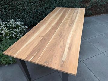Teakhouten eettafel / eetkamertafel +/- 200 x 80 beschikbaar voor biedingen