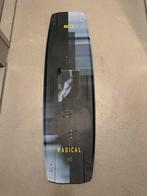 Flysurfer Radical TS 136 (incl. Bindingen en vinnen), Watersport en Boten, Kitesurfen, Twintip, 9 m², Kiteboard, Ophalen of Verzenden