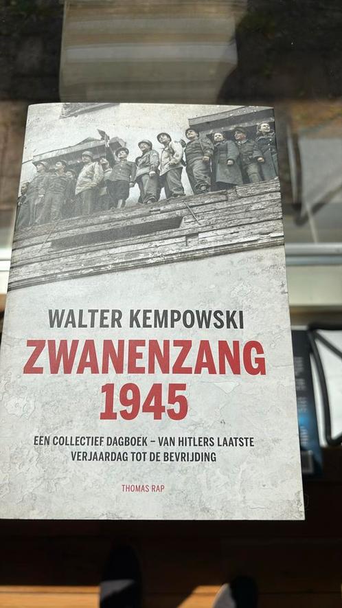 Walter Kempowski - Zwanenzang 1945, Boeken, Overige Boeken, Zo goed als nieuw, Ophalen of Verzenden