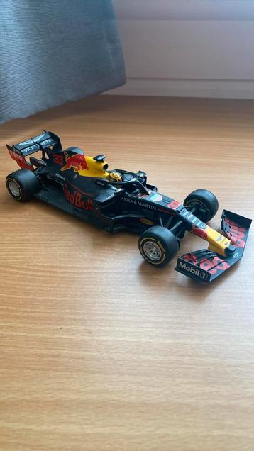 Max Verstappen auto’s beschikbaar voor biedingen