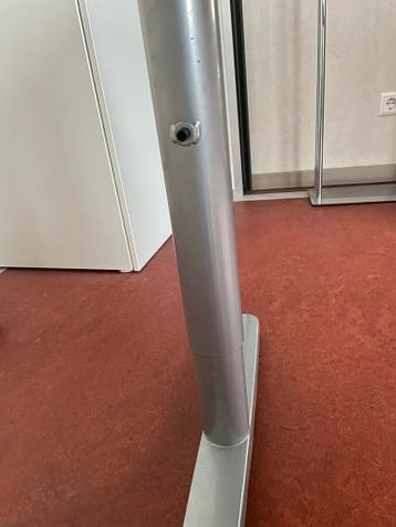 Verstelbaar ikea bureau (galant) - afbeelding 5
