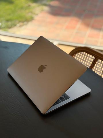 Macbook pro 13 inch touchpad (2018) beschikbaar voor biedingen