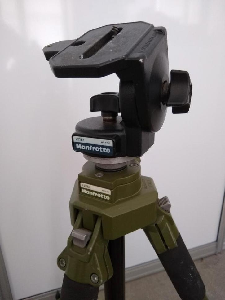 Manfrotto statief, Audio, Tv en Foto, Fotografie | Statieven en Balhoofden, Gebruikt, Driepoot, Ophalen