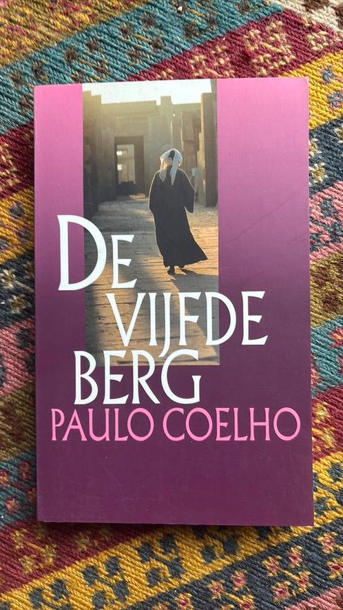 Paulo Coelho - De vijfde berg, Boeken, Literatuur, Zo goed als nieuw, Nederland, Ophalen of Verzenden