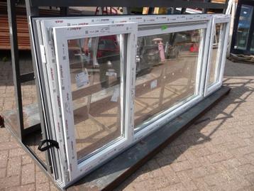 Nieuw kozijn met dubbel glas 300 X 115 cm 2 X  draai/kiep  beschikbaar voor biedingen