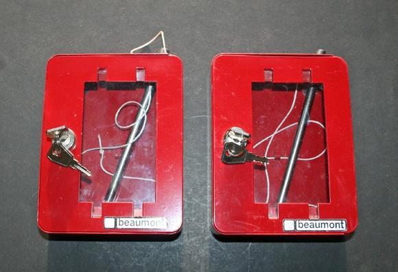 Noodsleutelkluisje met slagstaaf, Antiek en Kunst, Antiek | Gereedschap en Instrumenten, Ophalen of Verzenden