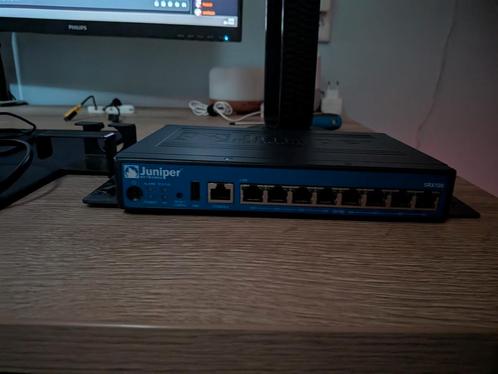 Juniper SRX100B, Computers en Software, Netwerk switches, Gebruikt, Ophalen