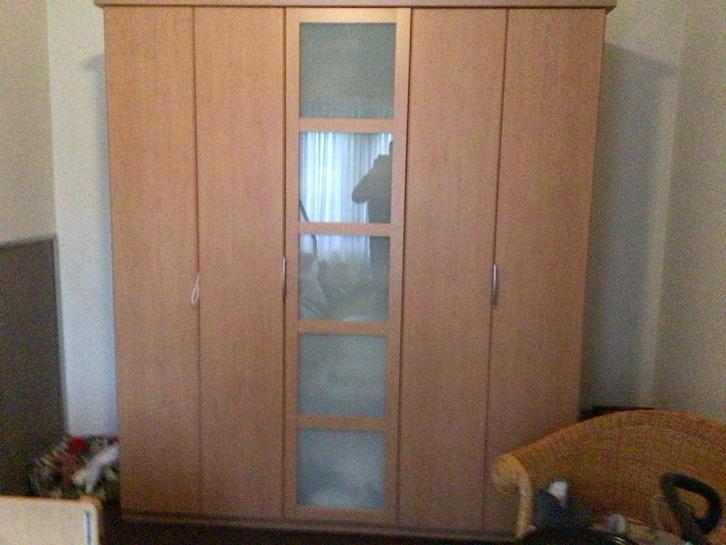 Grote 5 deurs kledingkast  (beuken kleur), Huis en Inrichting, Kasten | Kledingkasten, Gebruikt, 200 cm of meer, 200 cm of meer