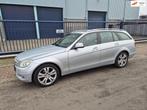 Mercedes-Benz C-klasse Estate 200 K AUT.*NIEUWJAARS AANBIEDI, Auto's, Achterwielaandrijving, 4 cilinders, Grijs, Euro 4