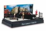 Piccadilly Circus diorama with a Austin Taxi, Hobby en Vrije tijd, Modelauto's | Overige schalen, Nieuw, Ophalen of Verzenden
