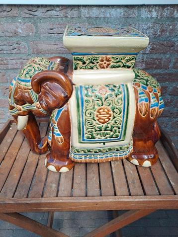 Grote olifant keramiek  beschikbaar voor biedingen