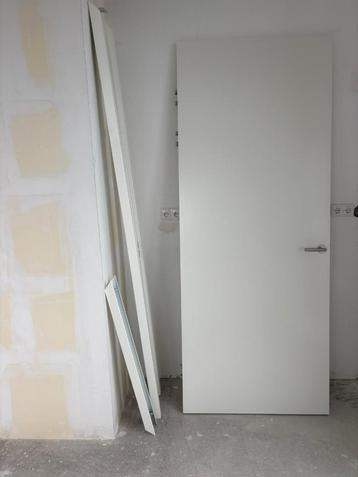 Witte stompe binnendeuren beschikbaar voor biedingen