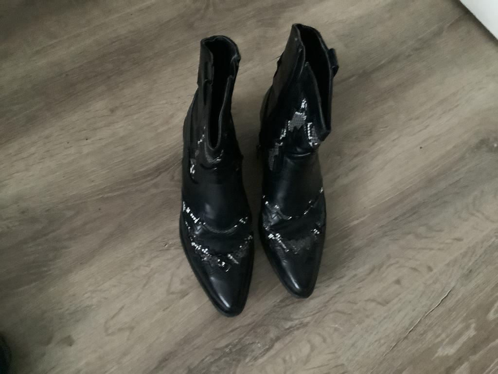 Leuke cowboylaarzen laarzen met leuke details, Kleding | Dames, Schoenen, Hoge laarzen, Zwart, Ophalen of Verzenden, Zo goed als nieuw