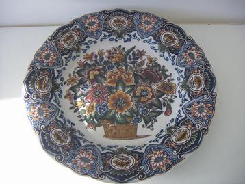 Makkum Tichelaar keramiek schaal jr.1940-1960. Bloemenmand. beschikbaar voor biedingen