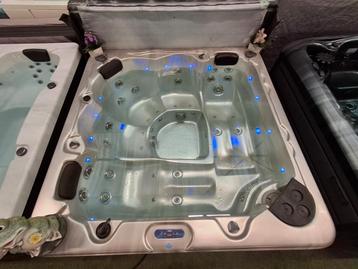 Balboa spa 💦FAMILIE JACUZZI‼️VANDAAG BEZORGD👌 beschikbaar voor biedingen