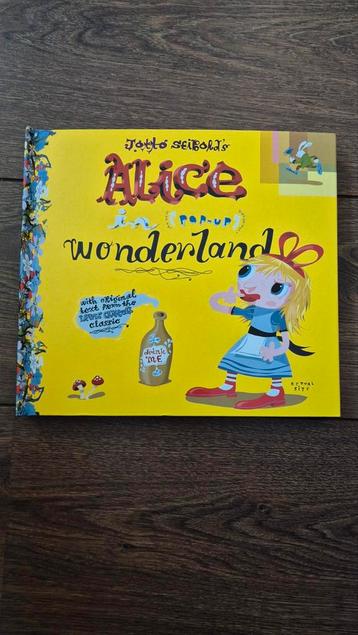 Alice in wonderland pop up boek beschikbaar voor biedingen